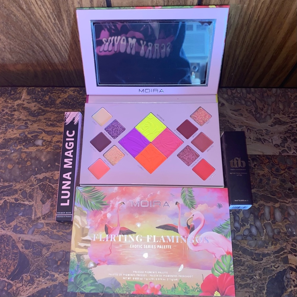 Moira FLIRTING FLAMINGOS exotic series palette w/ mascara primer & lip oil